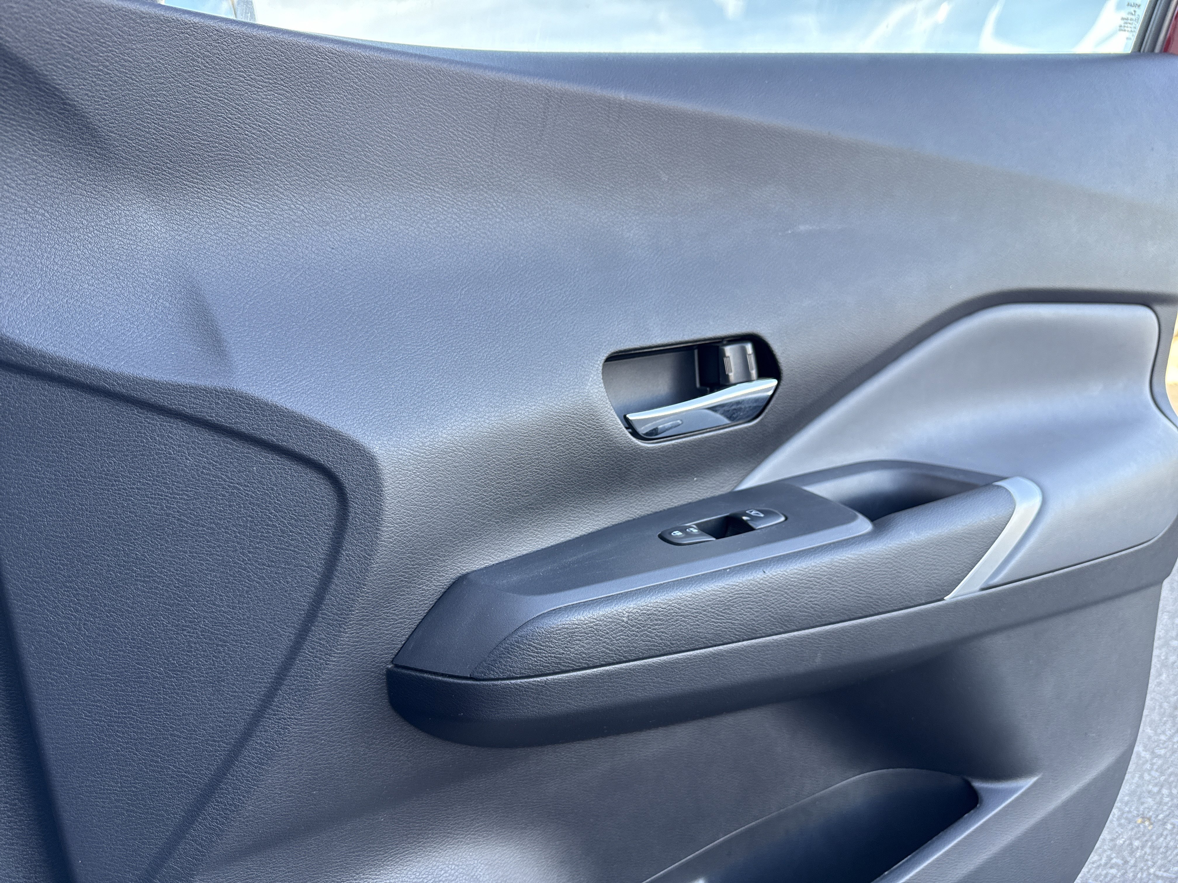 Used 2023 Nissan Kicks SR w/ SR Premium Package image 35