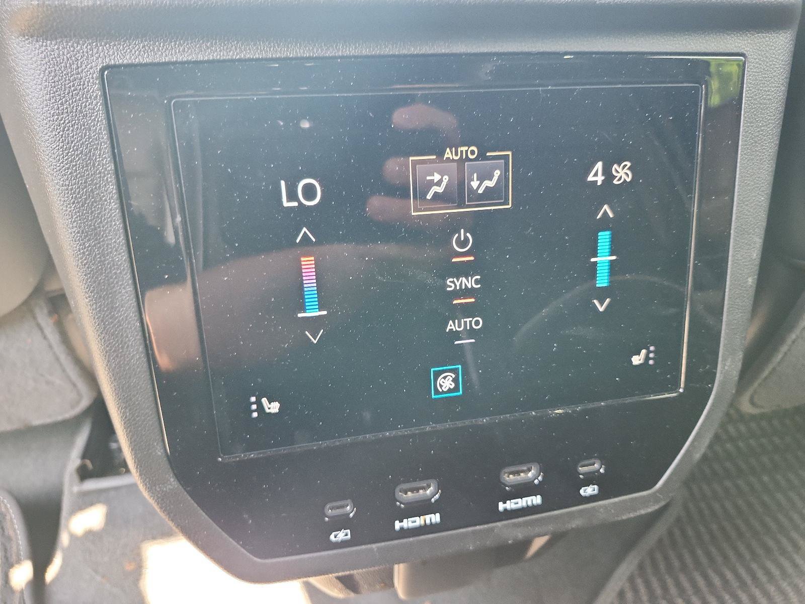 Certified 2025 GMC Yukon Denali Ultimate AWD/4WD image 17