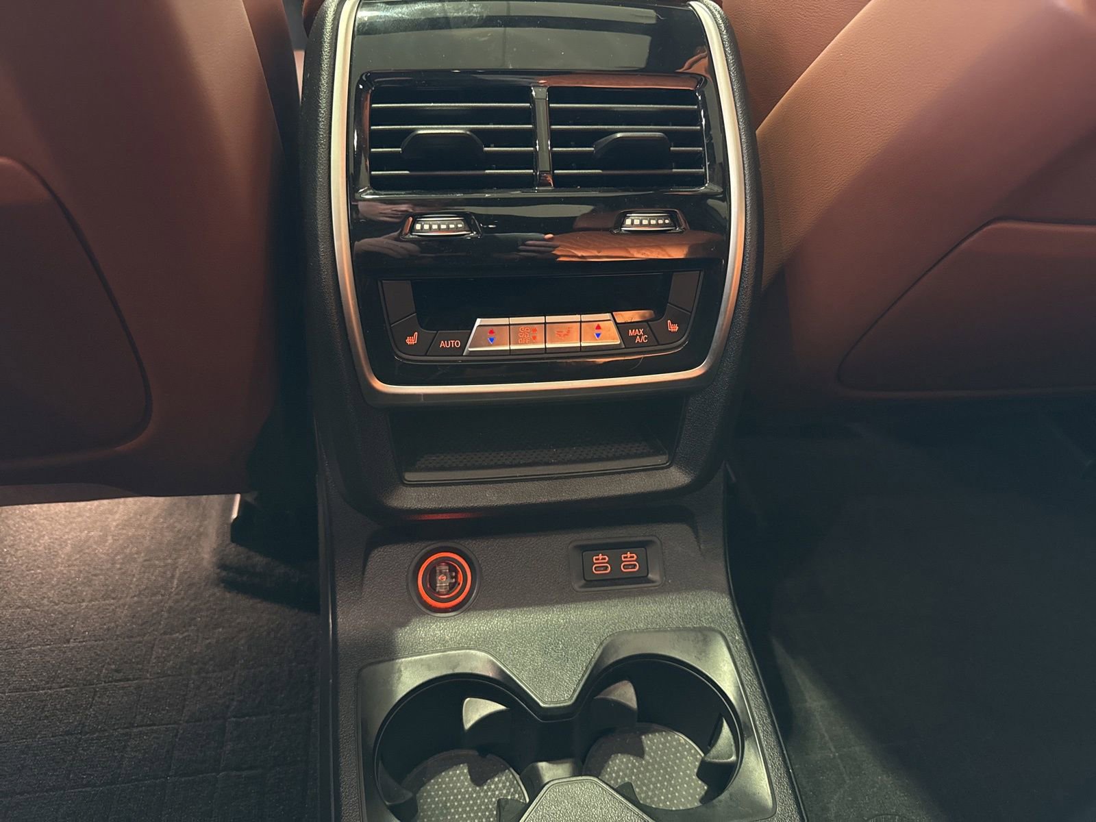 Certified 2025 BMW X7 M60i image 33