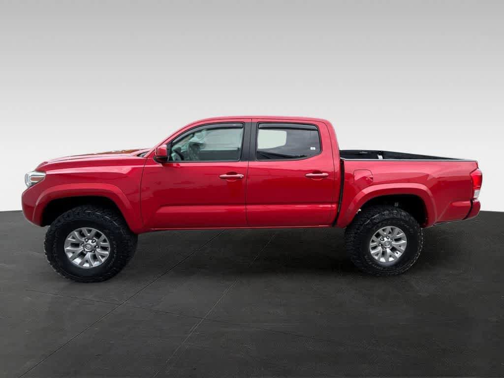 Used 2016 Toyota Tacoma SR5 w/ SR5 Appearance Package (SN) AWD/4WD image 3