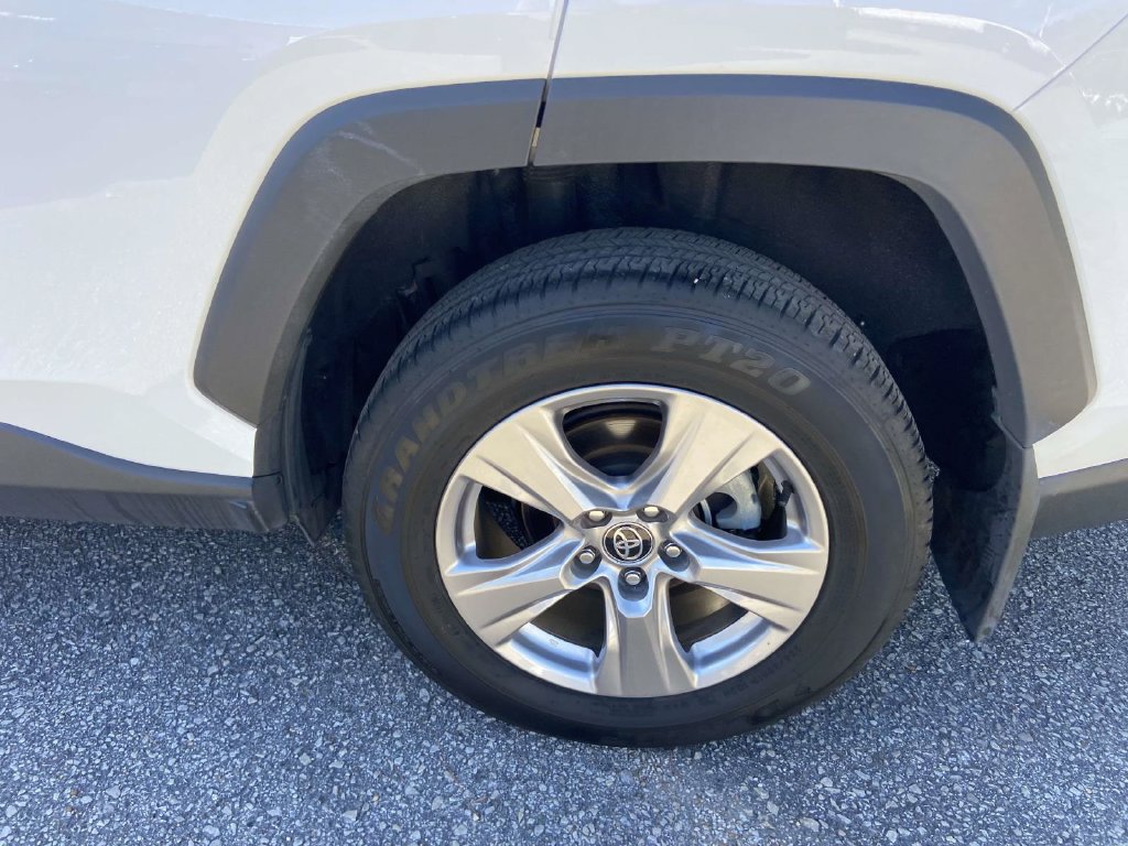 Used 2025 Toyota RAV4 XLE w/ Convenience Package FWD image 8
