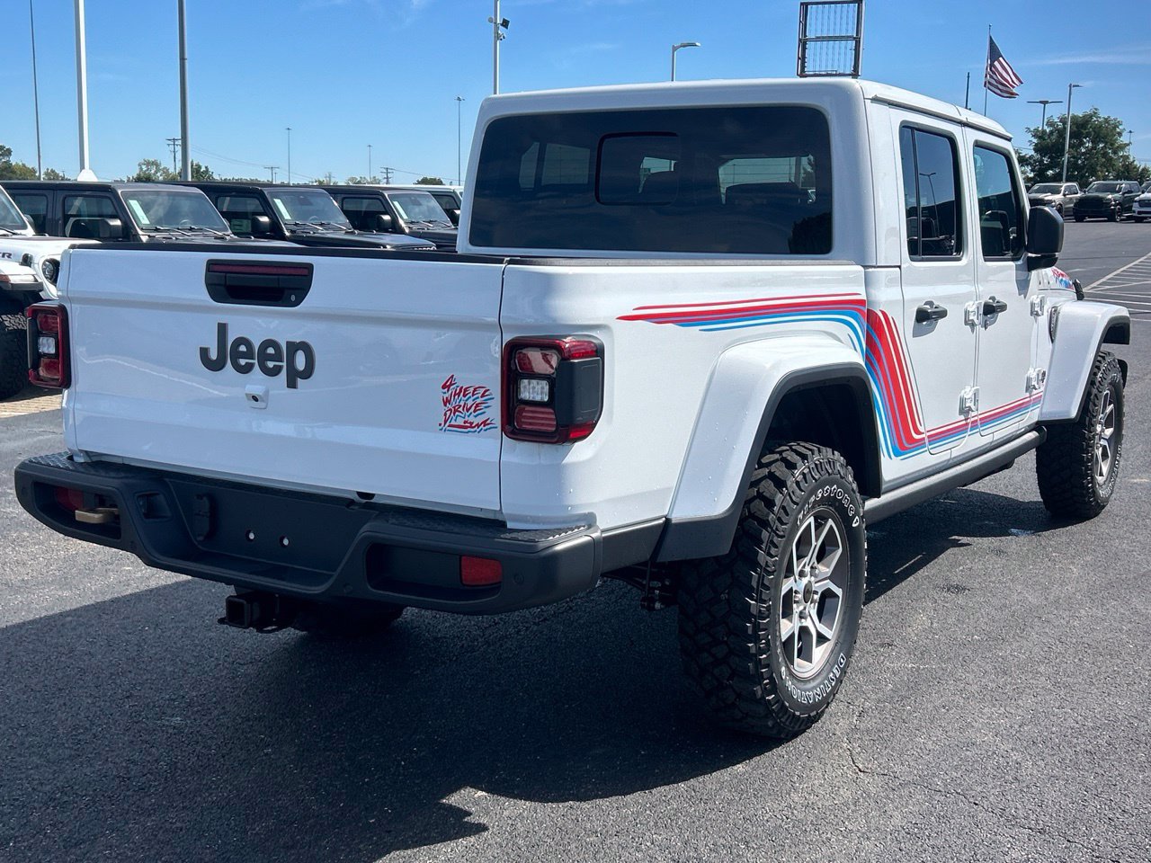 New 2026 Jeep Gladiator Sport AWD/4WD image 3