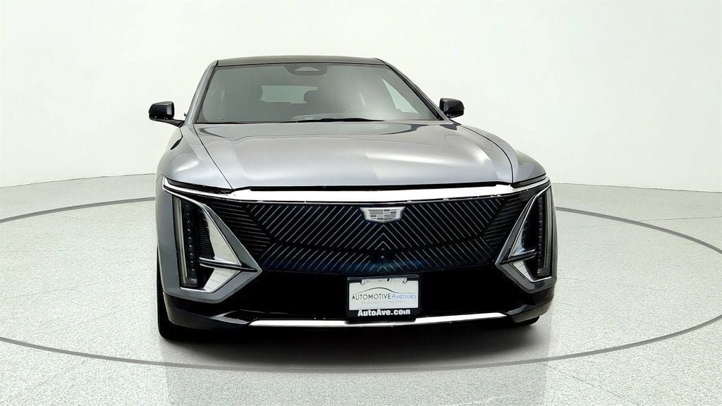 Used 2023 Cadillac Lyriq AWD image 2