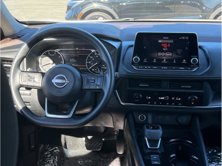 Used 2023 Nissan Rogue SV FWD image 13