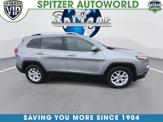 Used 2017 Jeep Cherokee Latitude w/ Cold Weather Group image 10