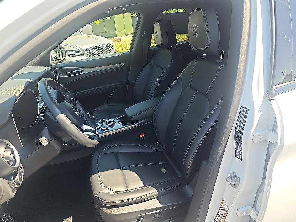 Used 2024 Alfa Romeo Stelvio Ti w/ Active Assist Plus Package image 17