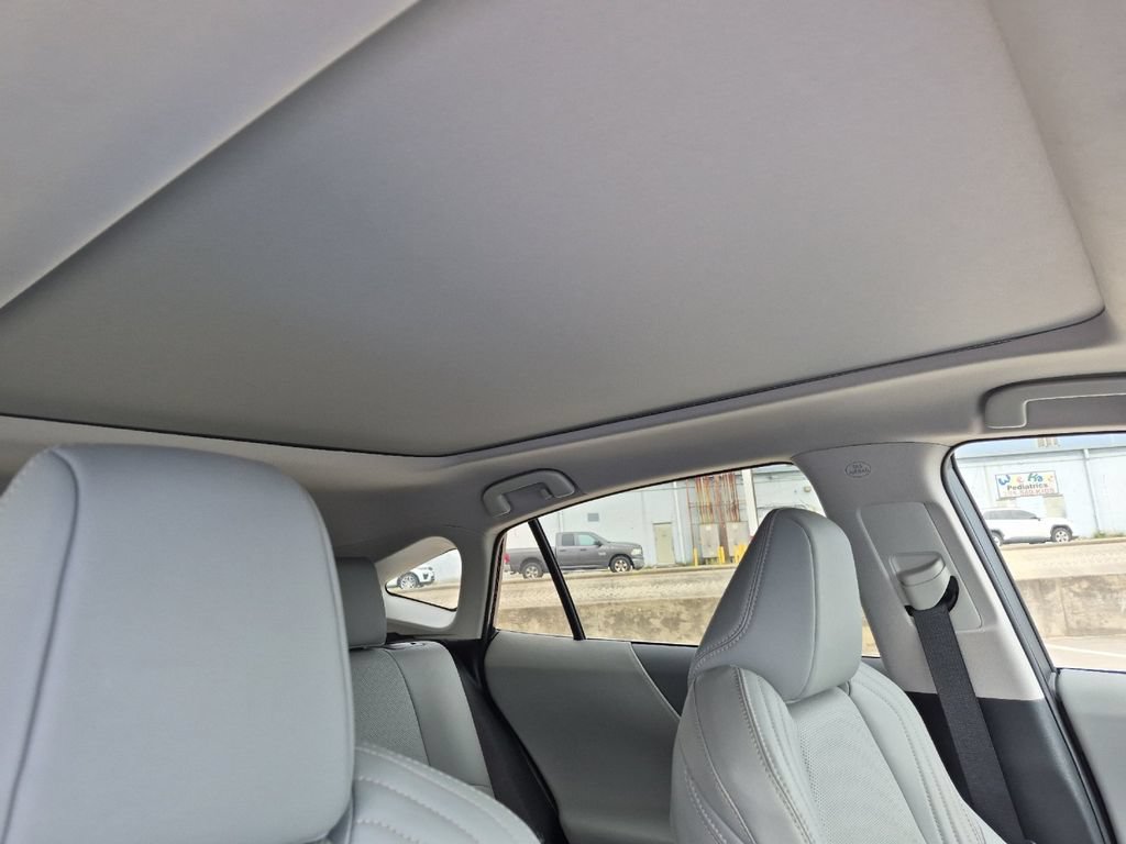 Used 2024 Toyota Venza Limited AWD/4WD image 16