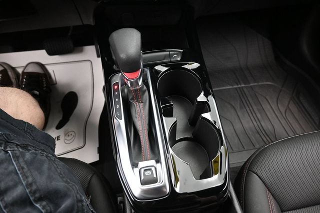 Used 2025 Chevrolet Trax RS FWD image 11
