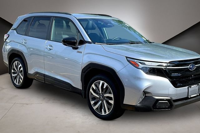 Used 2025 Subaru Forester Touring AWD/4WD image 3