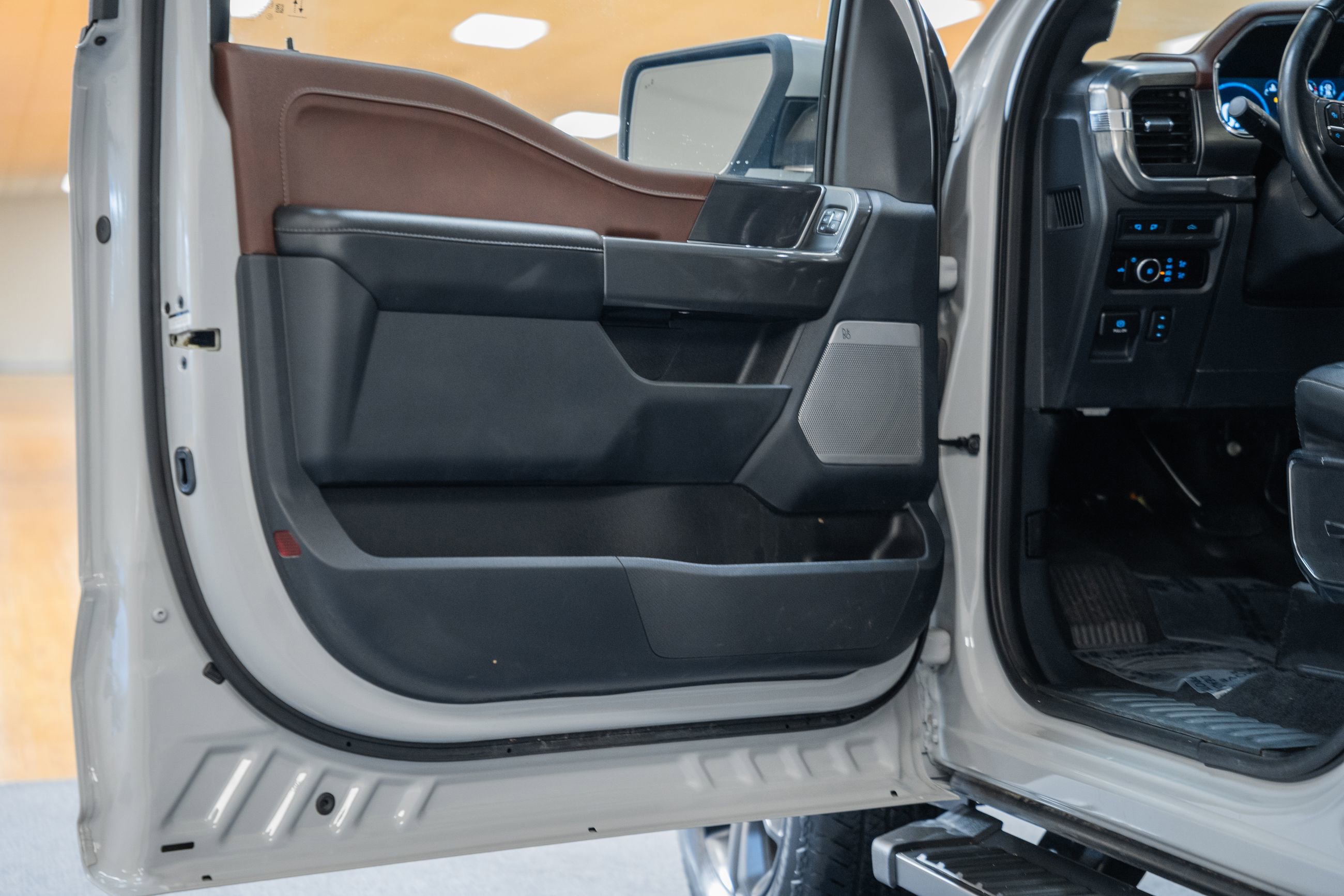 Certified 2023 Ford F150 Lariat w/ Equipment Group 502A High image 44