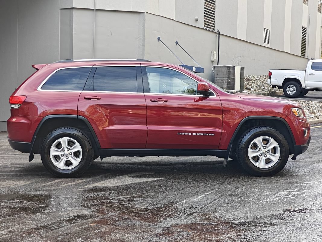 Used 2015 Jeep Grand Cherokee Laredo w/ Quick Order Package 23E AWD/4WD image 3