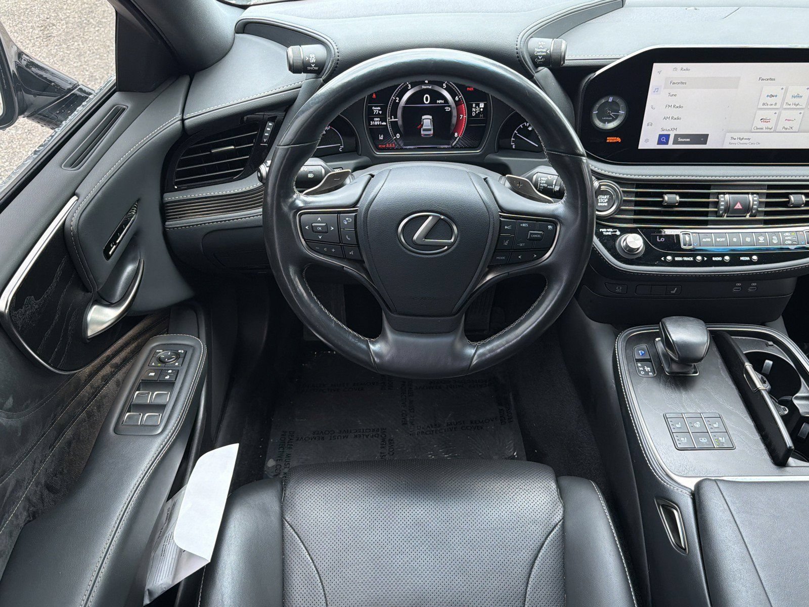 Used 2023 Lexus LS 500 w/ Accessory Package (Z2) RWD image 16