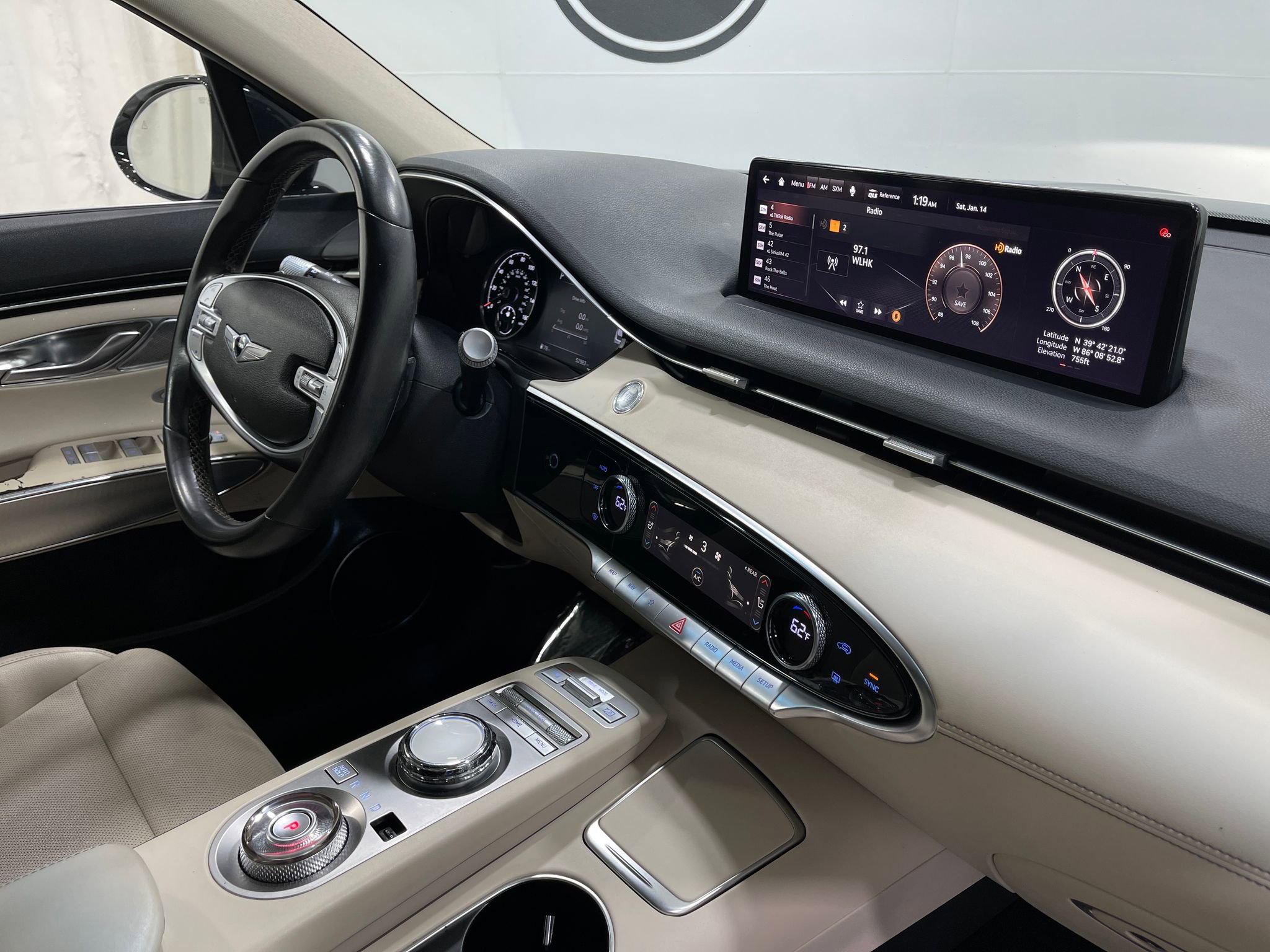 Used 2022 Genesis GV70 2.5T w/ Select Package image 19