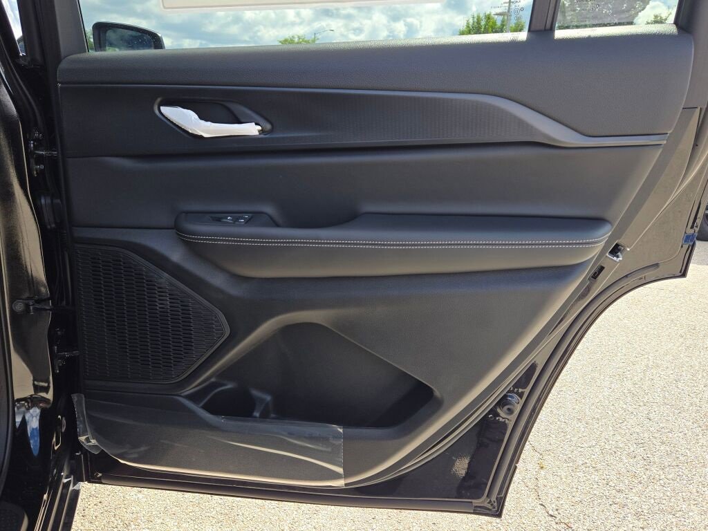 New 2025 Jeep Grand Cherokee L Laredo w/ Trailer Tow Package image 13