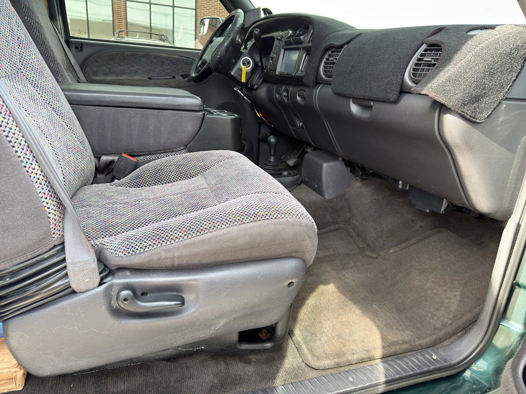 Used 2001 Dodge Ram 2500 Truck ST image 30