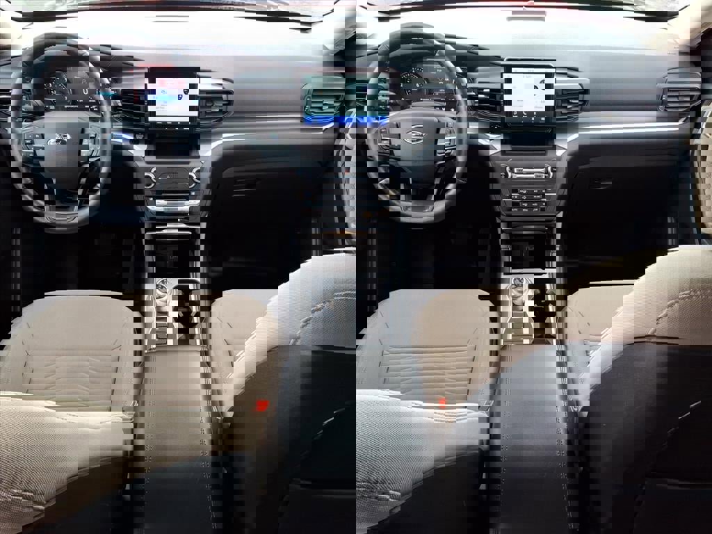 Used 2020 Ford Explorer XLT w/ Class III Trailer Tow Package image 12