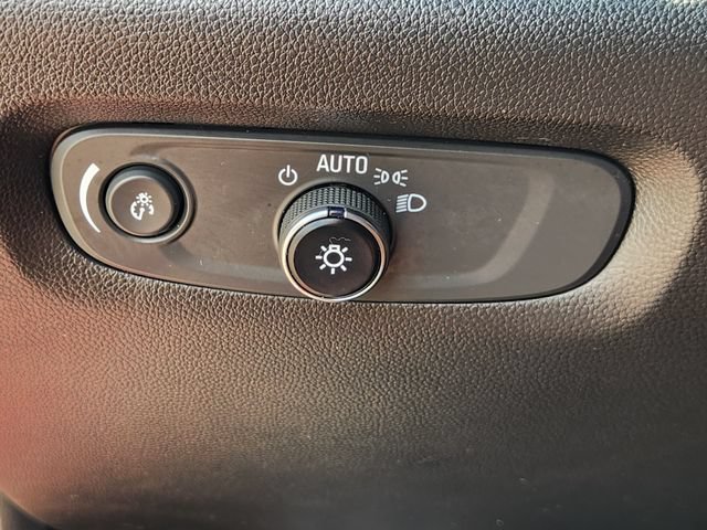 Used 2023 Chevrolet Traverse RS FWD image 21