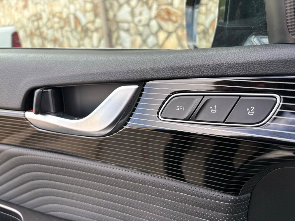 Used 2025 Hyundai Palisade Calligraphy image 23