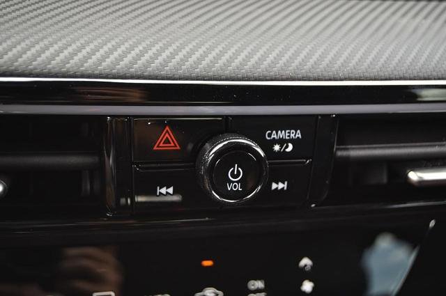 New 2025 Nissan Kicks SR image 18