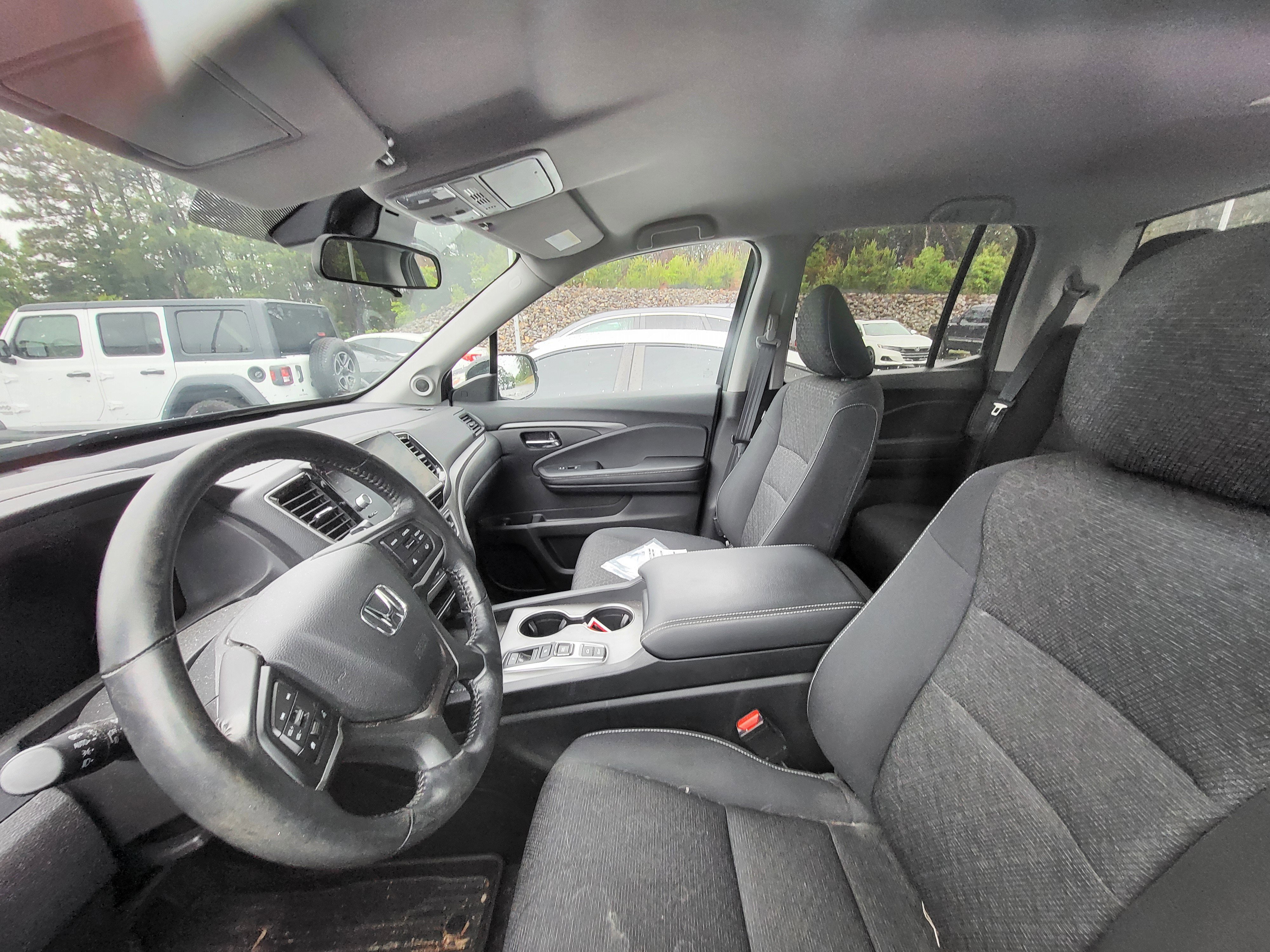 Used 2024 Honda Ridgeline Sport image 10