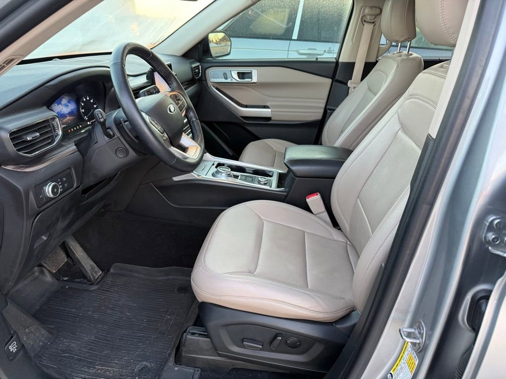 Used 2021 Ford Explorer Limited w/ Equipment Group 301A image 5