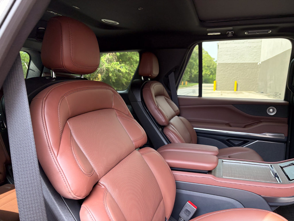 New 2027 Lincoln Navigator Reserve AWD/4WD image 28