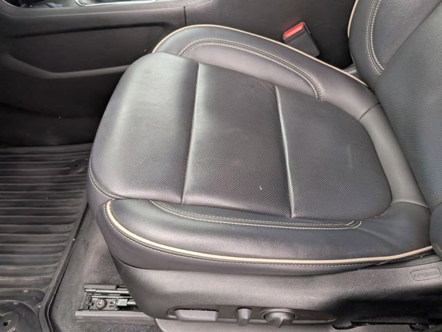 Used 2023 Chevrolet Traverse Premier w/ Redline Edition image 23