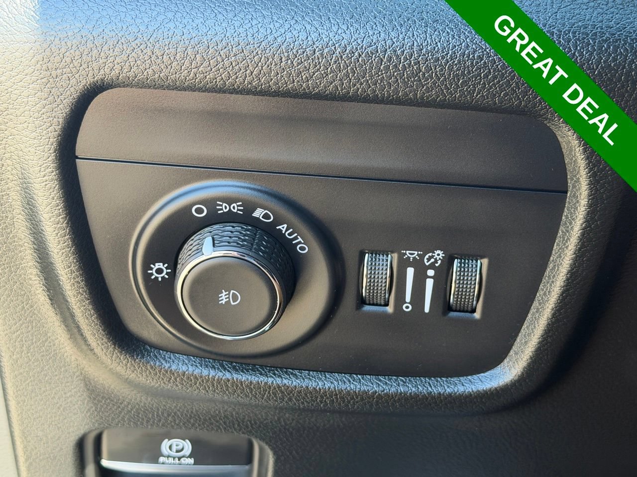 Used 2023 Jeep Grand Cherokee Summit w/ Luxury Tech Group V AWD/4WD image 20