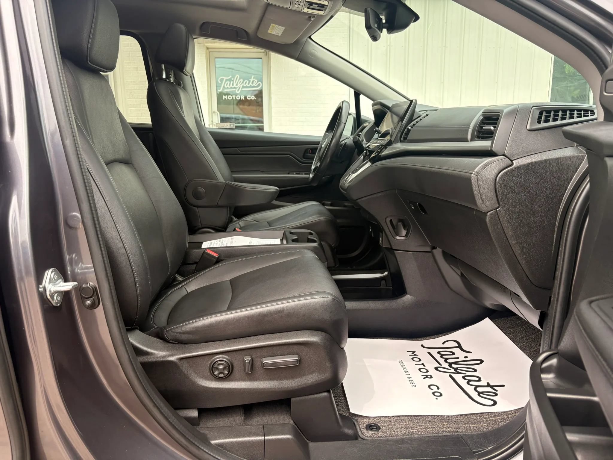 Used 2024 Honda Odyssey EX-L image 11
