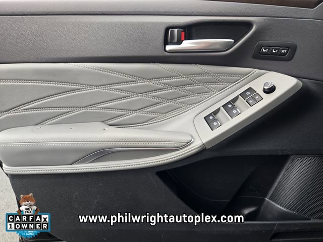 Used 2019 Toyota Avalon Limited image 31