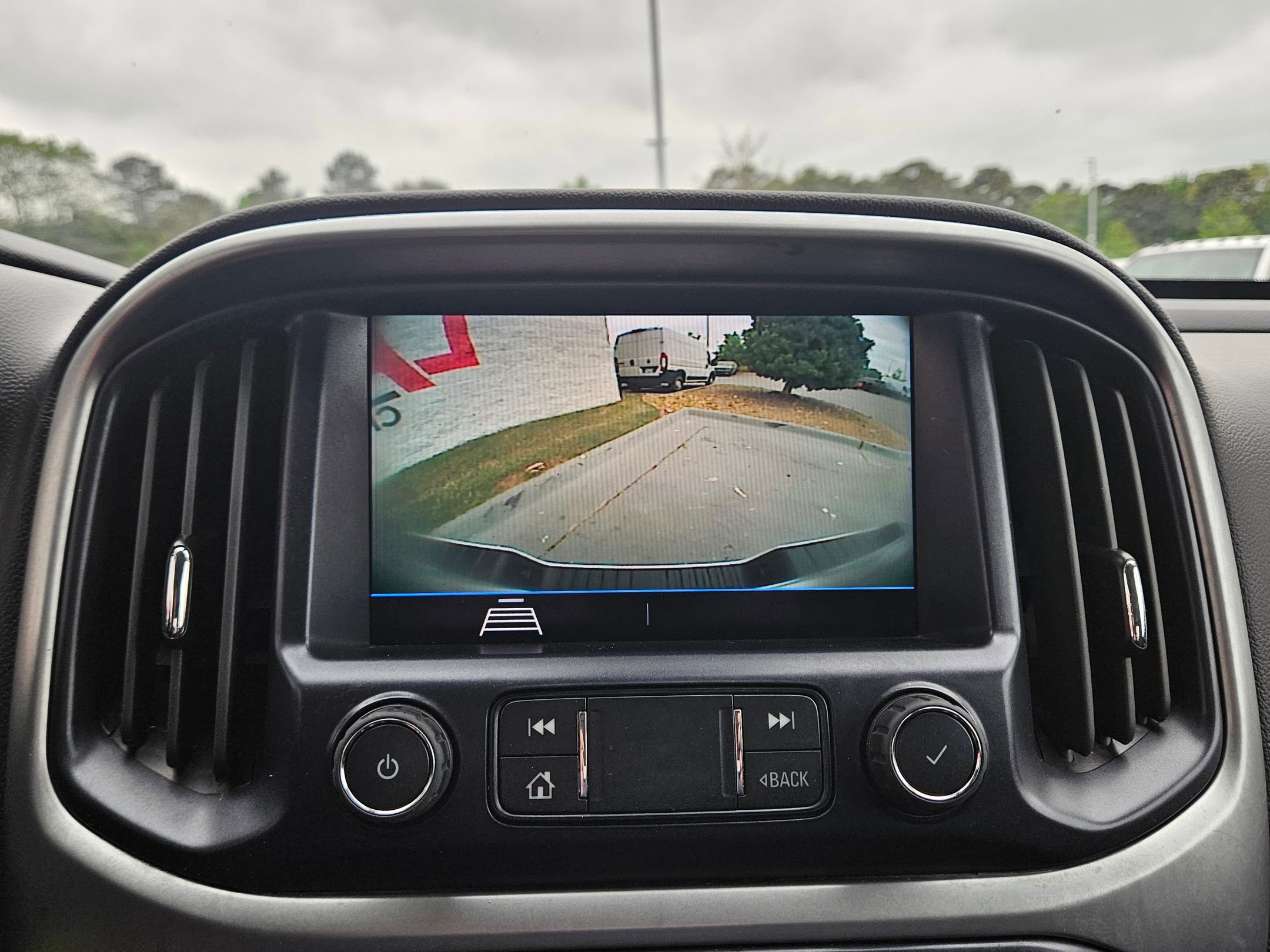 Used 2022 Chevrolet Colorado LT w/ Fleet Safety Package image 31