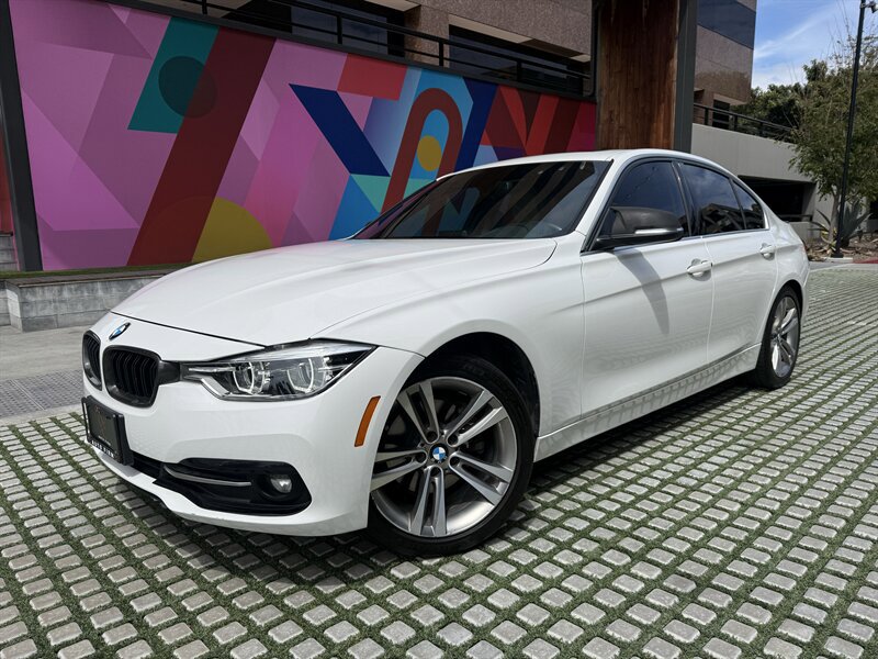 Used 2018 BMW 330i Sedan w/ Convenience Package RWD image 1