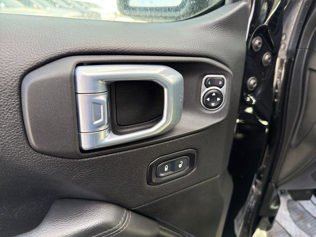 Certified 2021 Jeep Wrangler Unlimited Sahara image 15