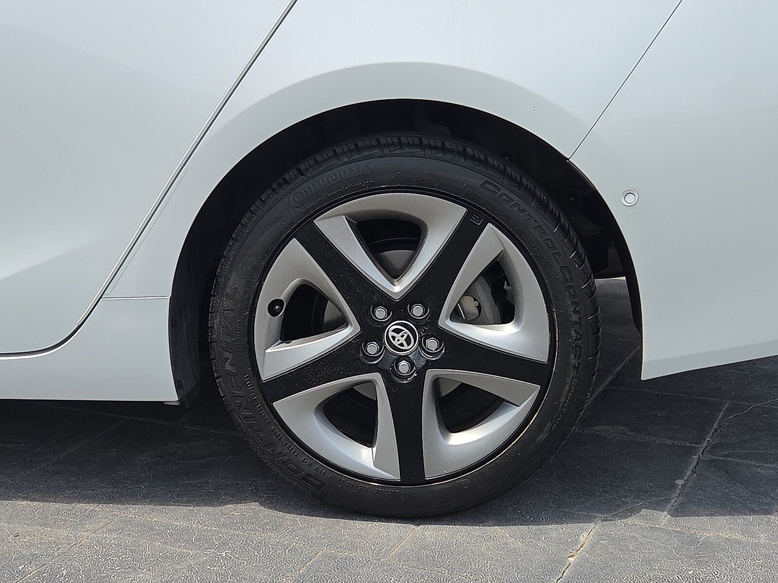 Used 2022 Toyota Prius XLE FWD image 5