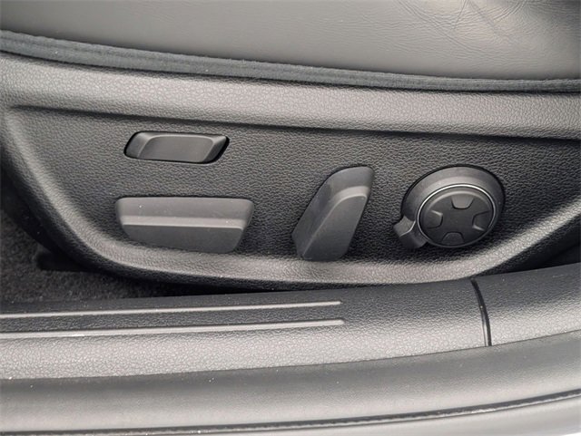 Used 2022 Genesis G70 3.3T image 14