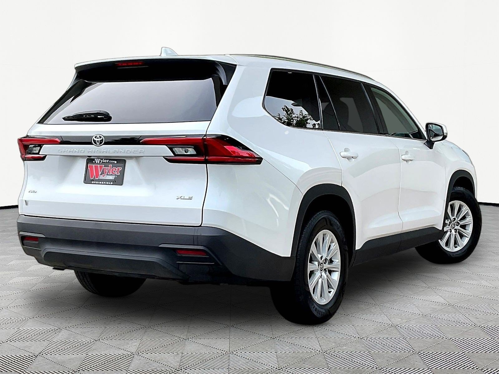Certified 2024 Toyota Grand Highlander AWD image 6