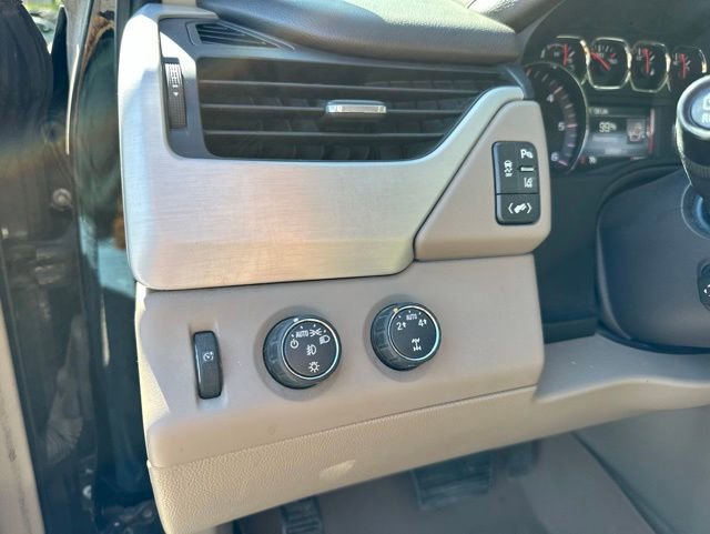 Used 2015 GMC Yukon XL SLT w/ Open Road Package AWD/4WD image 16