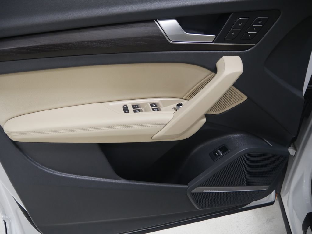 Used 2020 Audi Q5 2.0T Premium Plus w/ Premium Plus Package image 16