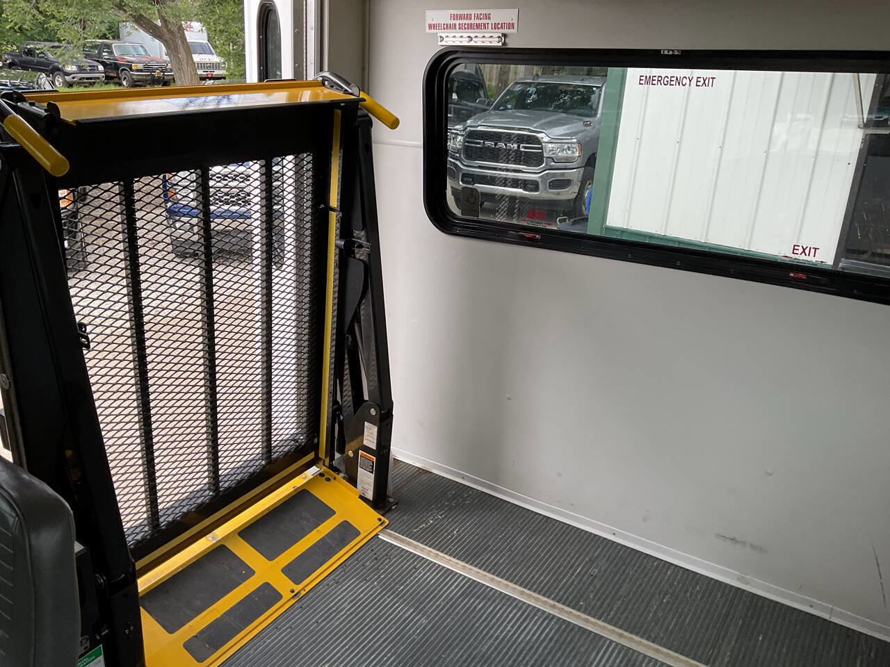 Used 2013 Ford E-350 and Econoline 350 Super Duty w/ Shuttle Bus Prep Pkg image 17