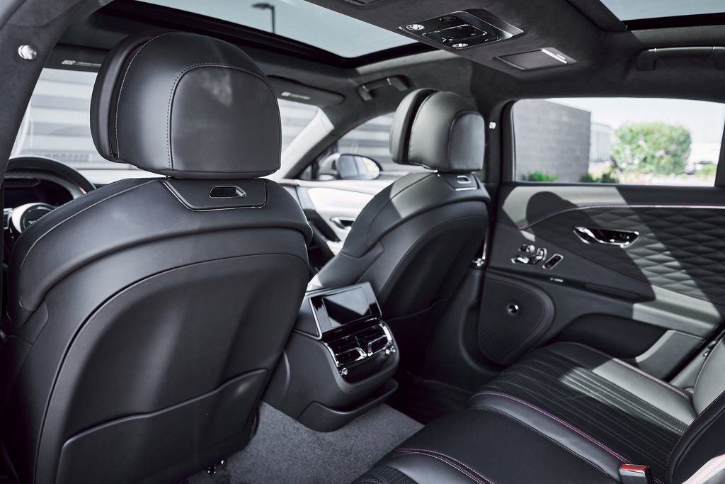 Used 2023 Bentley Flying Spur V8 AWD/4WD image 40