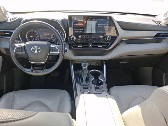 Used 2021 Toyota Highlander Limited AWD/4WD image 7