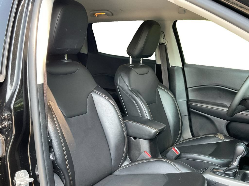 Used 2021 Jeep Compass Latitude AWD/4WD image 27