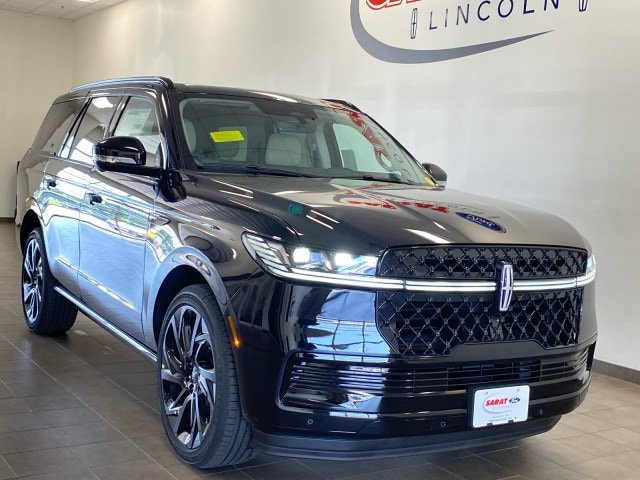 New 2027 Lincoln Navigator Reserve w/ Jet Appearance Package AWD/4WD image 2