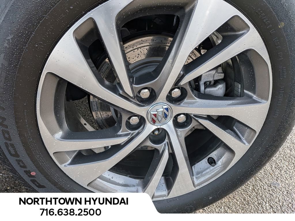 Used 2023 Buick Envision Essence image 43