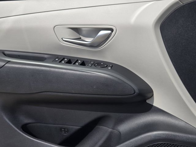 Used 2026 Hyundai Tucson SE FWD image 24