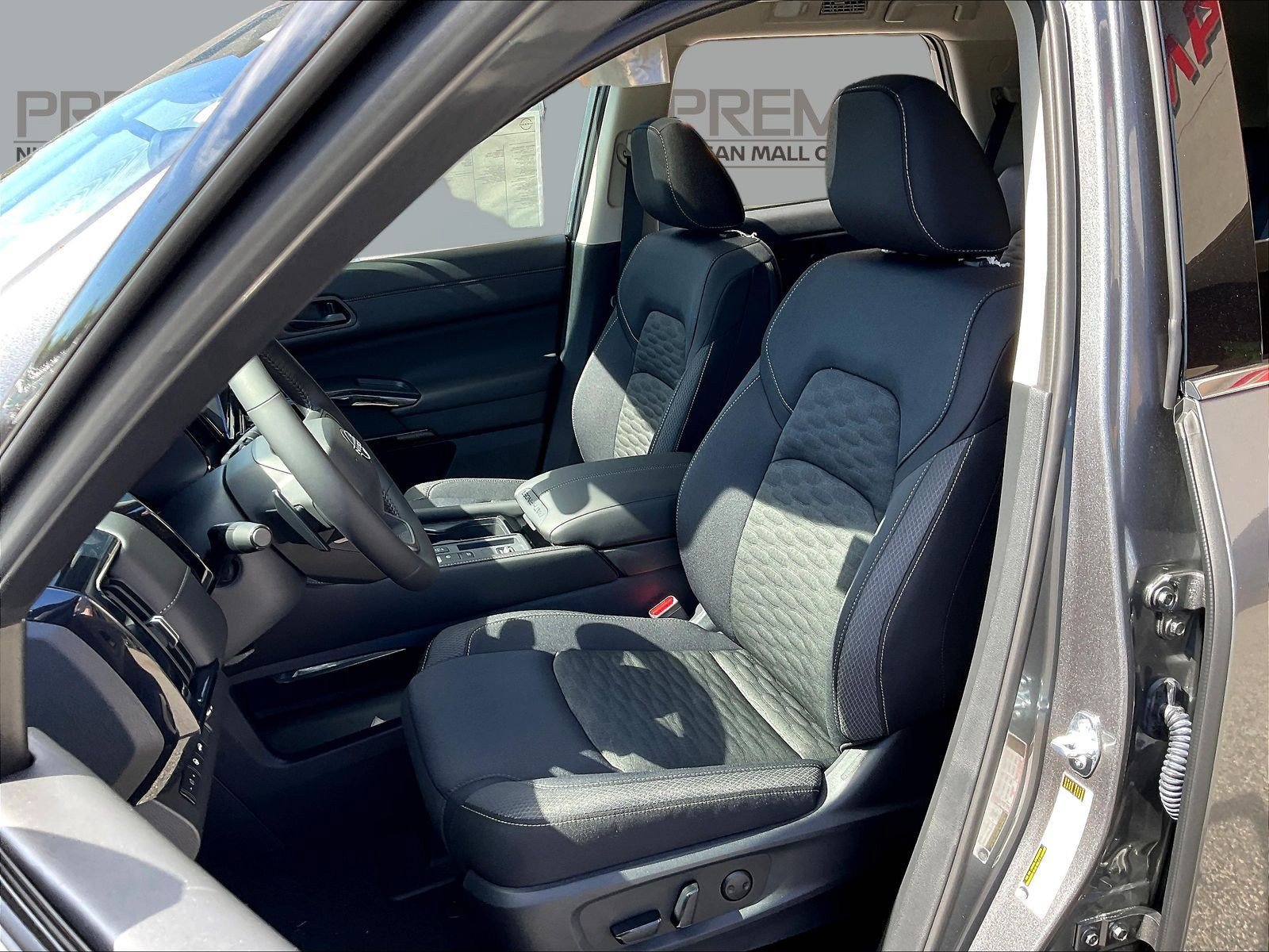 New 2026 Nissan Pathfinder SV w/ SV Premium Package FWD image 9