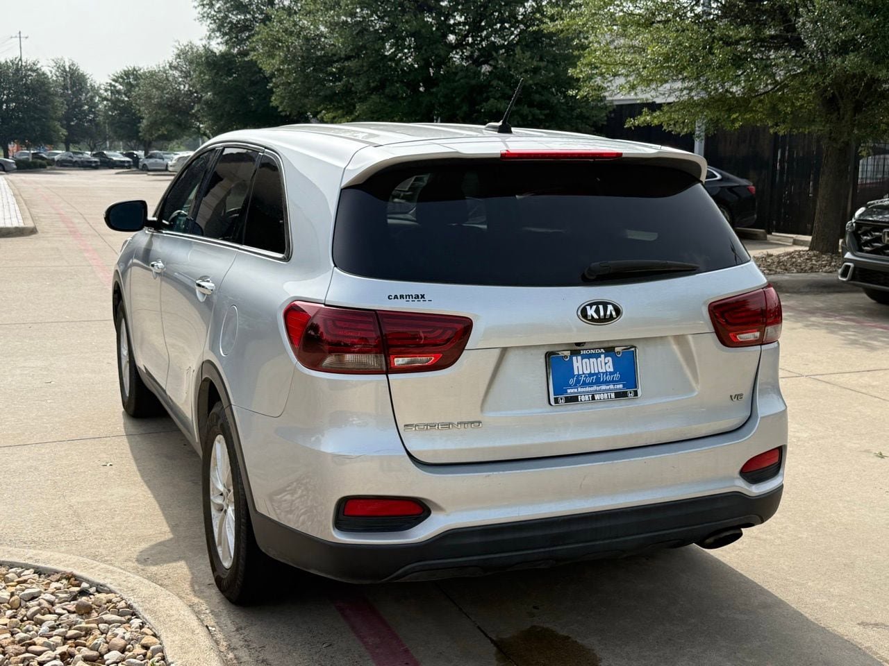 Used 2019 Kia Sorento FWD V6 image 3