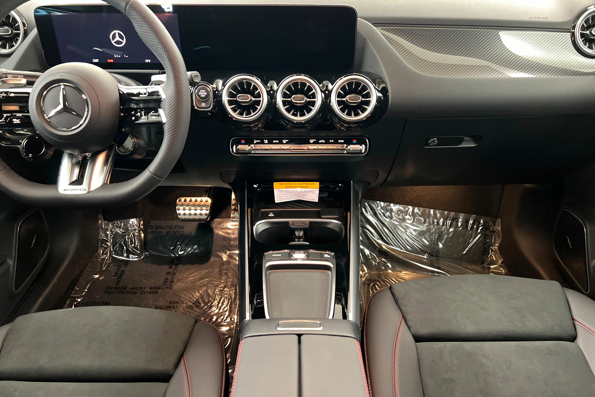 New 2026 Mercedes-Benz GLA 35 AMG 4MATIC image 13