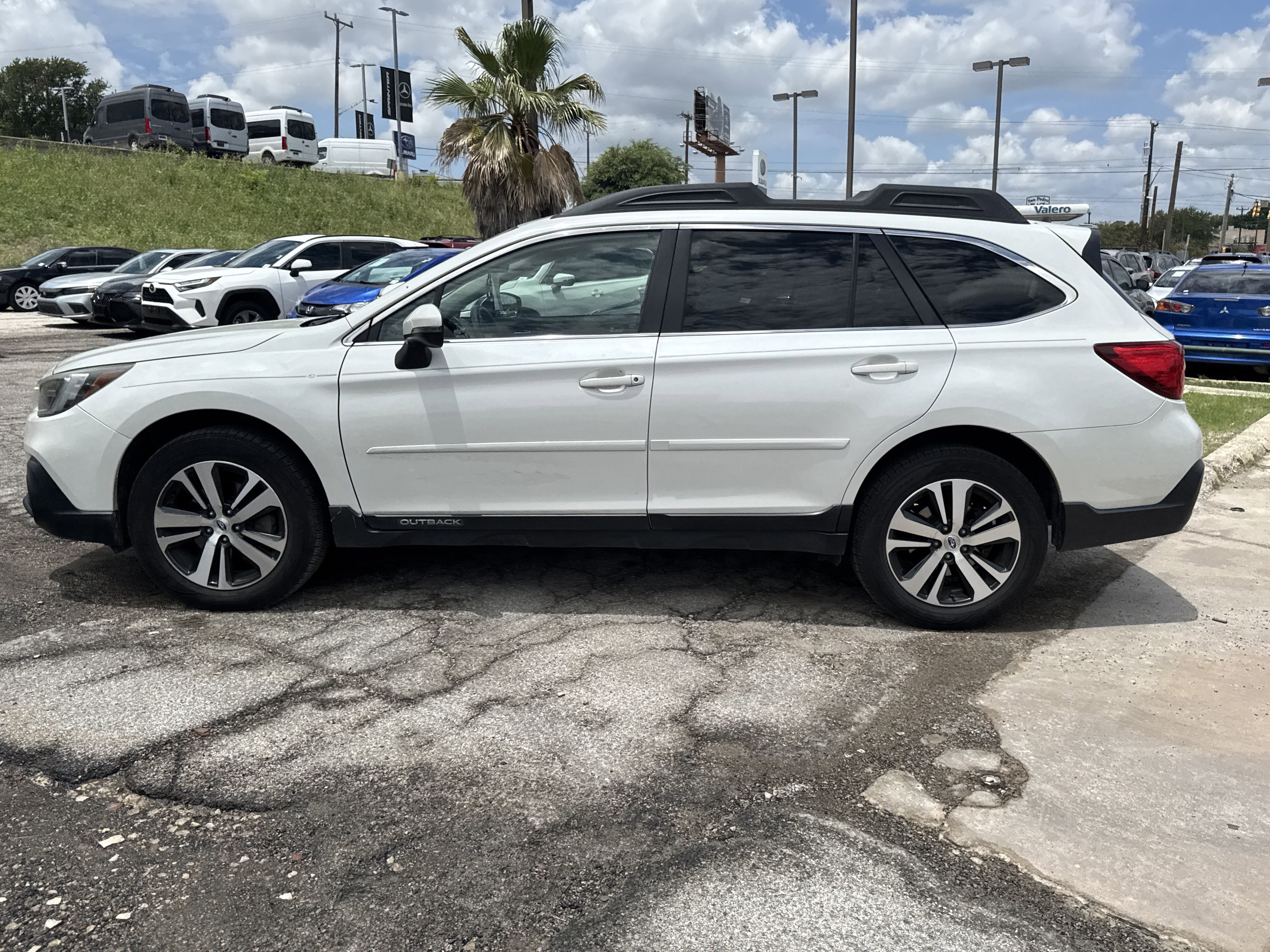 Used 2019 Subaru Outback 2.5i Limited AWD/4WD image 6