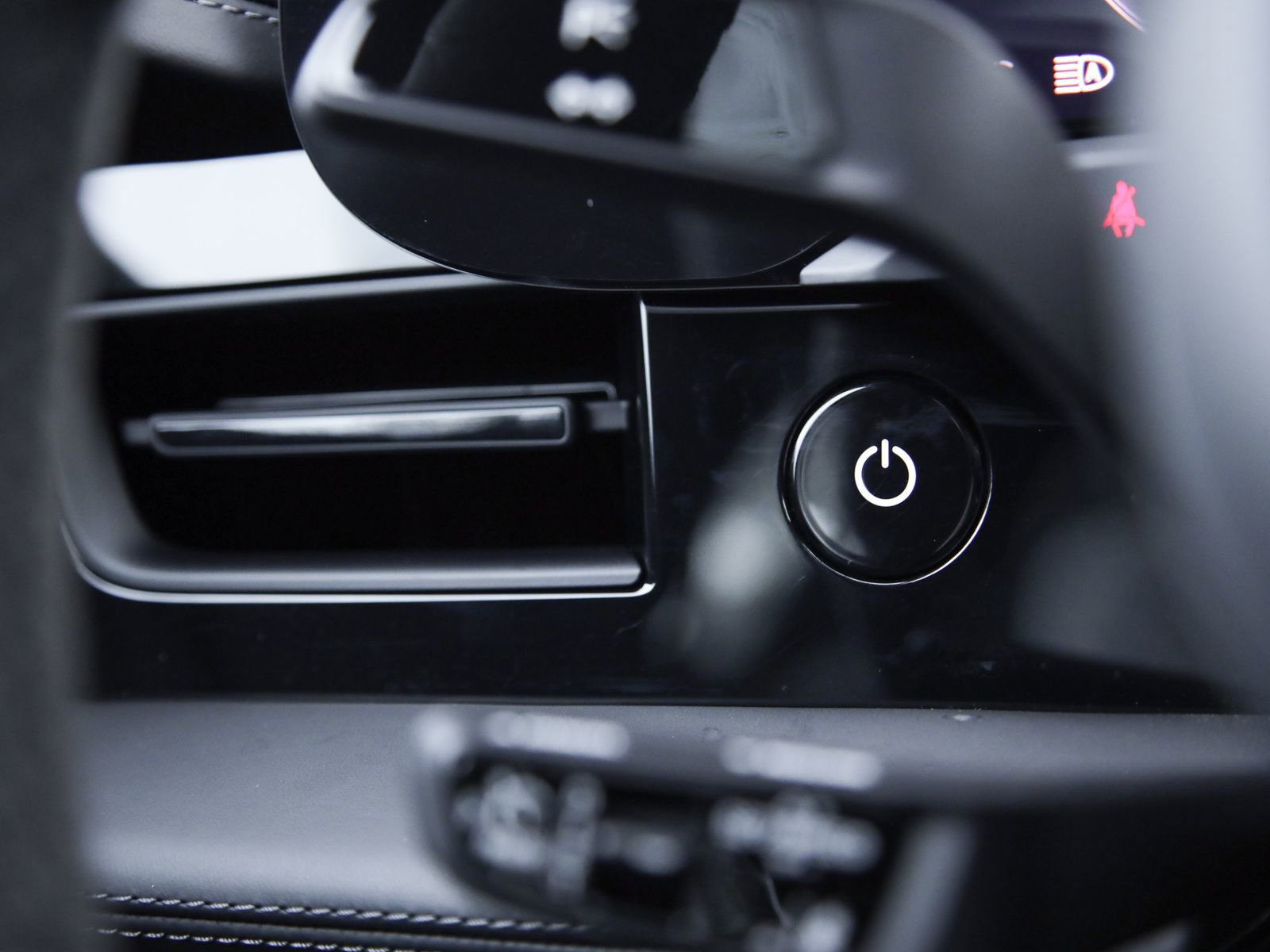 Certified 2025 Porsche Taycan GTS AWD/4WD image 17